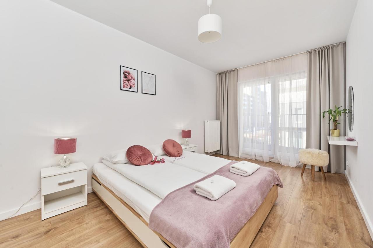 Apartments Dmowskiego Kepa Mieszczanska By Renters Wroclaw Luaran gambar